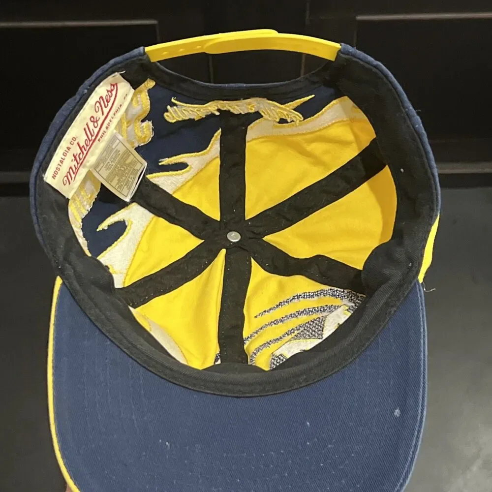 Mitchell & Ness YOUTH Hat Snapback Michigan Wolverines Spiral Hurricane